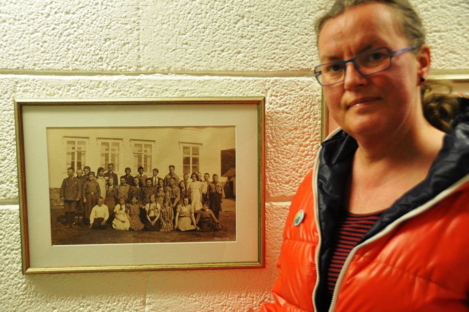 Her hentet jeg inspirasjon fra gamle skolebilder fra skolens samling.
